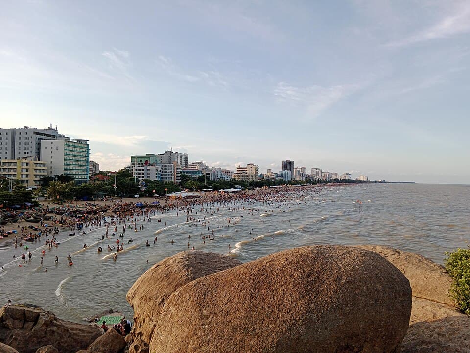 Sầm Sơn nhìn từ hòn Cổ Giải